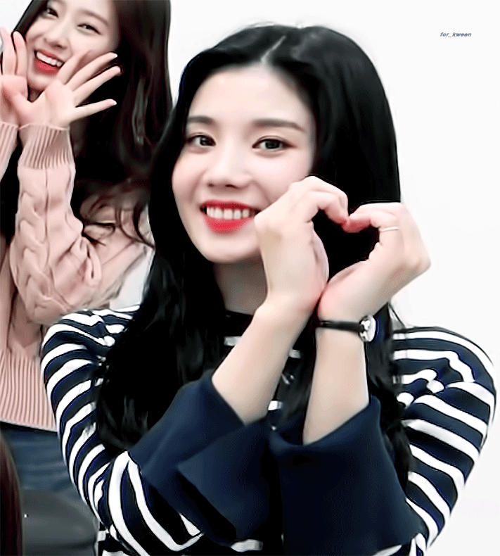 [아이즈원] 비가 많이 내려오고 있어서 권은비 | 인스티즈