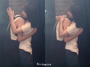 [에이핑크] 자이언트 베이비 하영이와 엄마 은지.jpg | 인스티즈