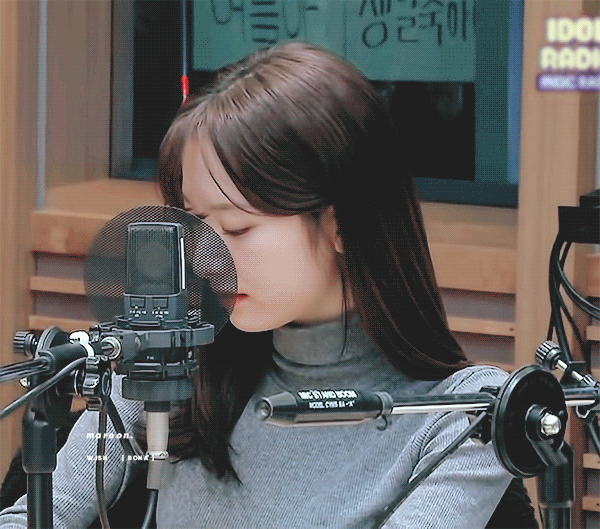 유혹하는 보나.gif | 인스티즈