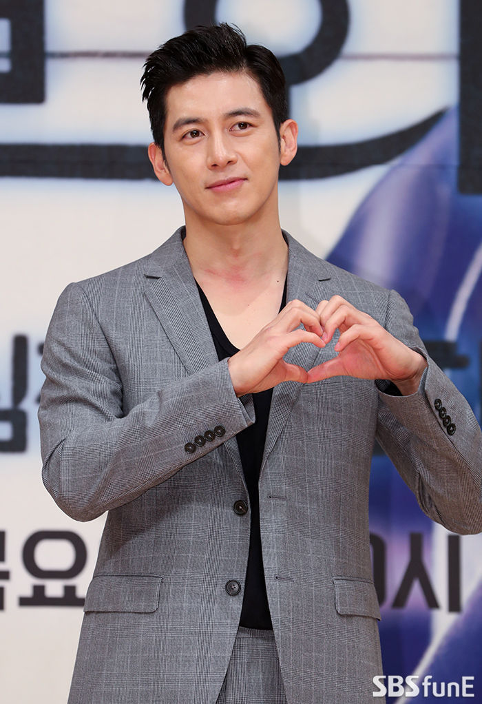 1조 받고 핵존못으로 평생살기(얼굴만봐도 토함) vs 고수 얼굴에 행정고시 수석합격하기 | 인스티즈