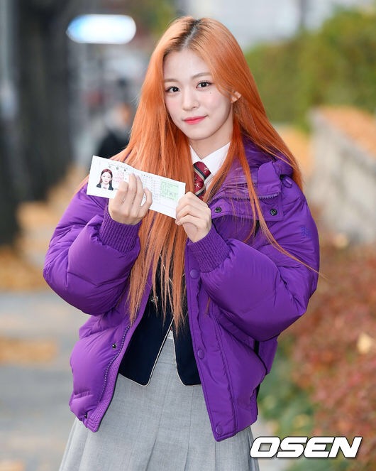 오늘자 수능장에서의 훈훈한 프로미스나인 캡틴과 아빠 | 인스티즈