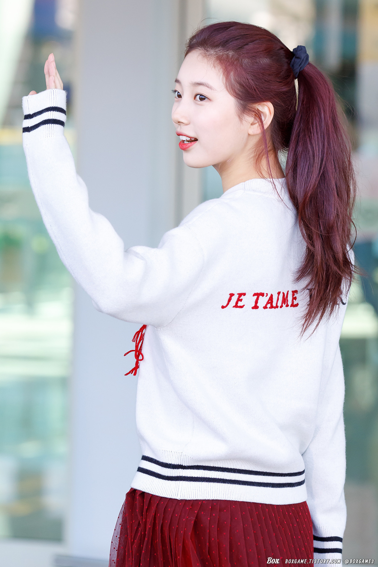 어제 인천공항 포니테일 수지.jpg | 인스티즈