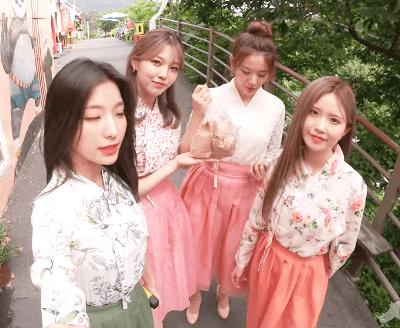 프로미스나인 걸어서 전주속으로.gif | 인스티즈