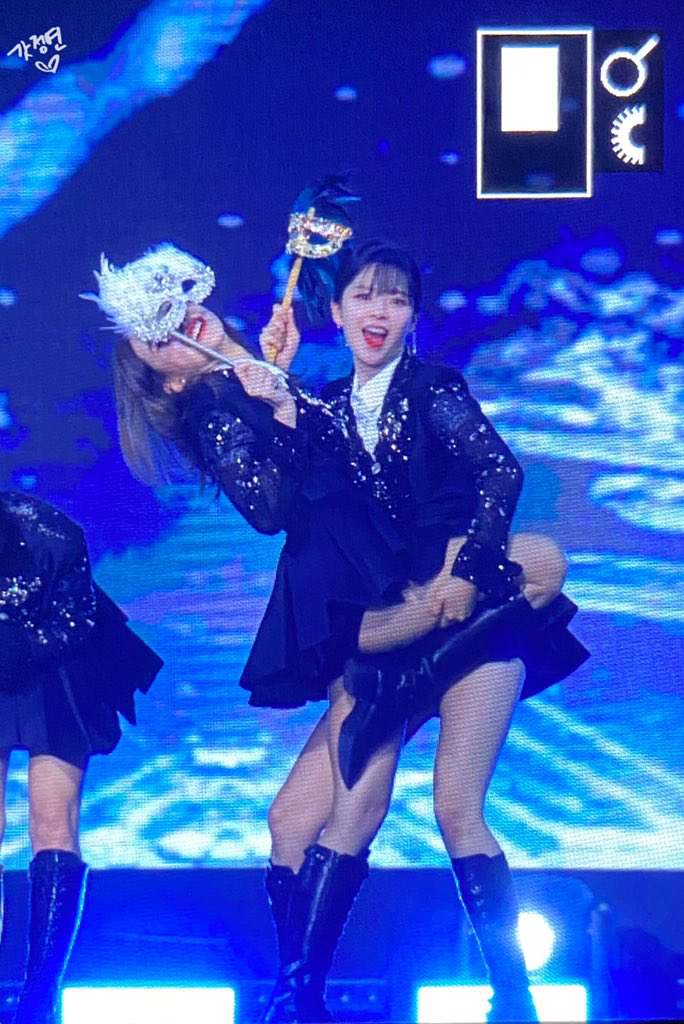 200104 트와이스 골든 디스크 입장 | 인스티즈