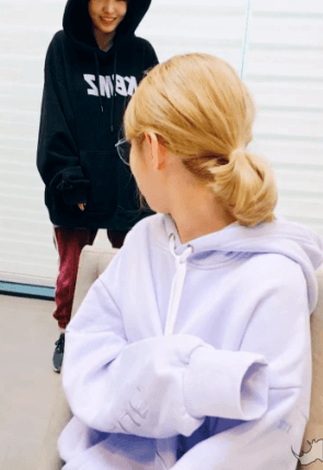 오늘자 V앱 프로미스나인 막내 백지헌.GIF | 인스티즈
