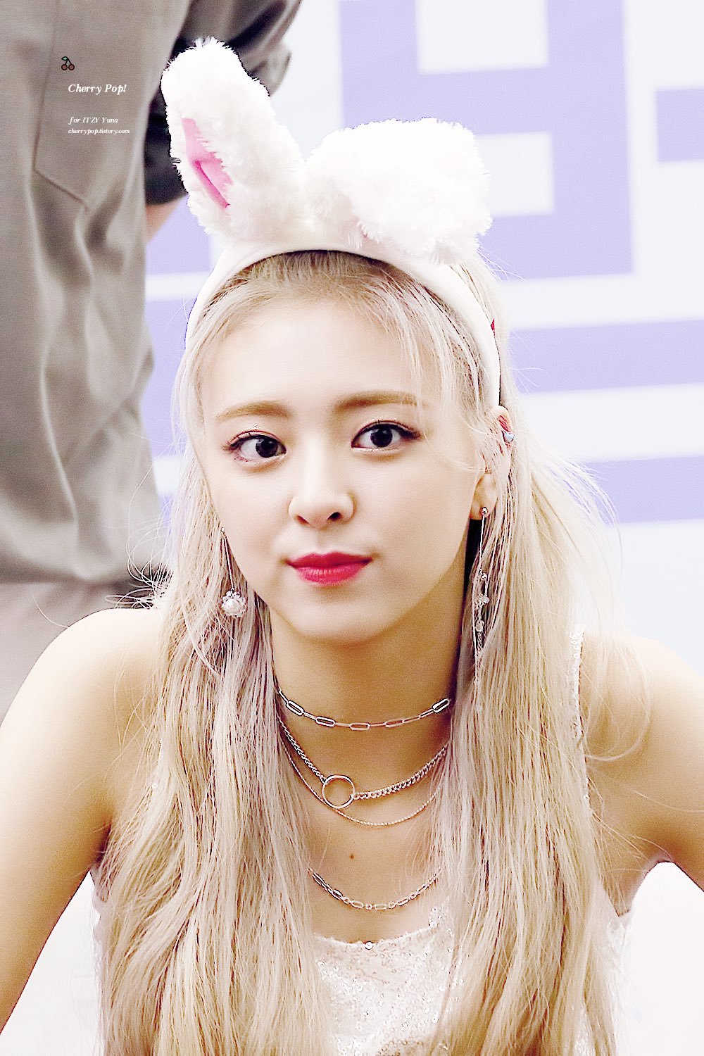 금발머리 ITZY 유나.jpgif | 인스티즈