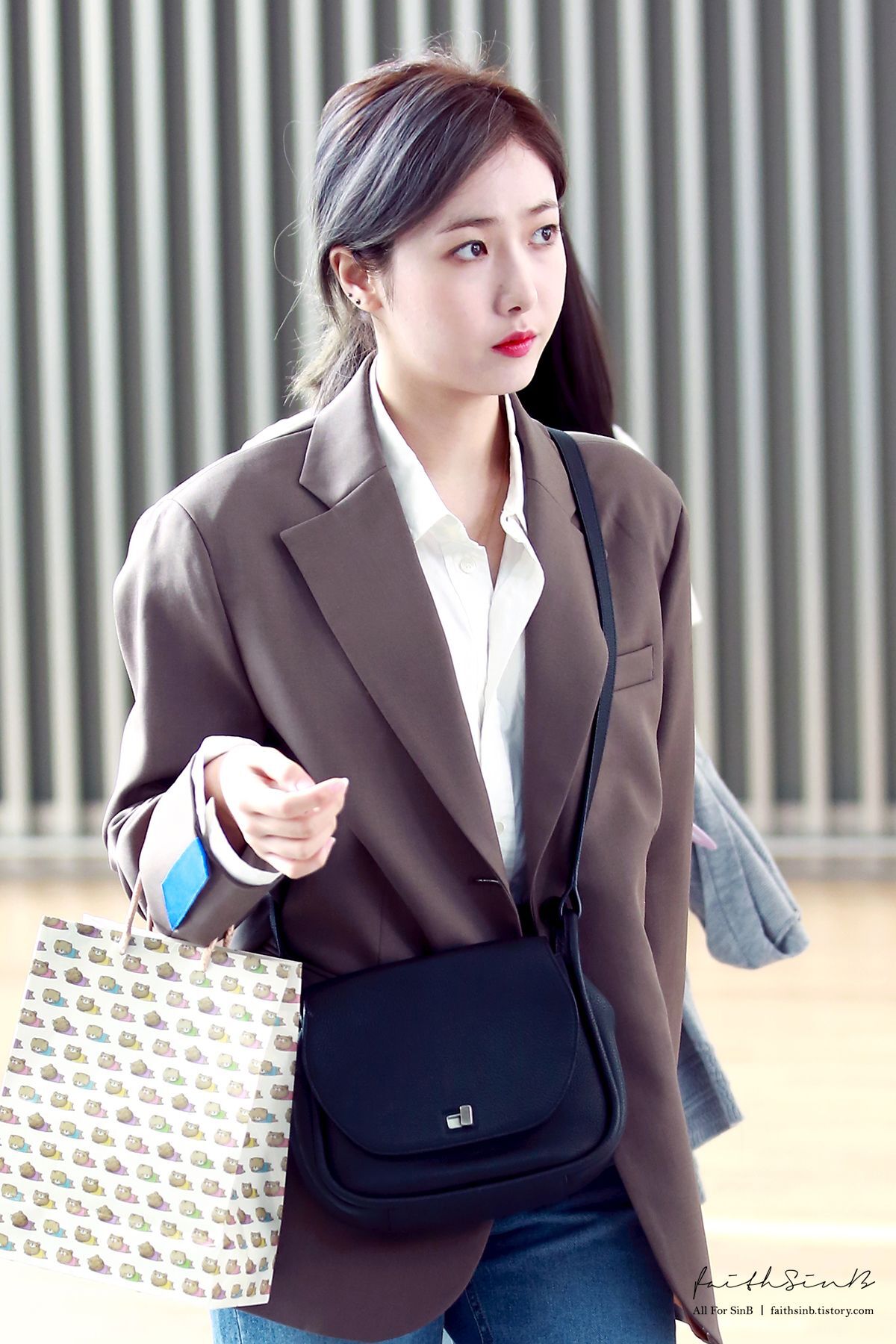 은근히 세계에서 제일 미인인 듯한 여자친구 신비.jpgif | 인스티즈