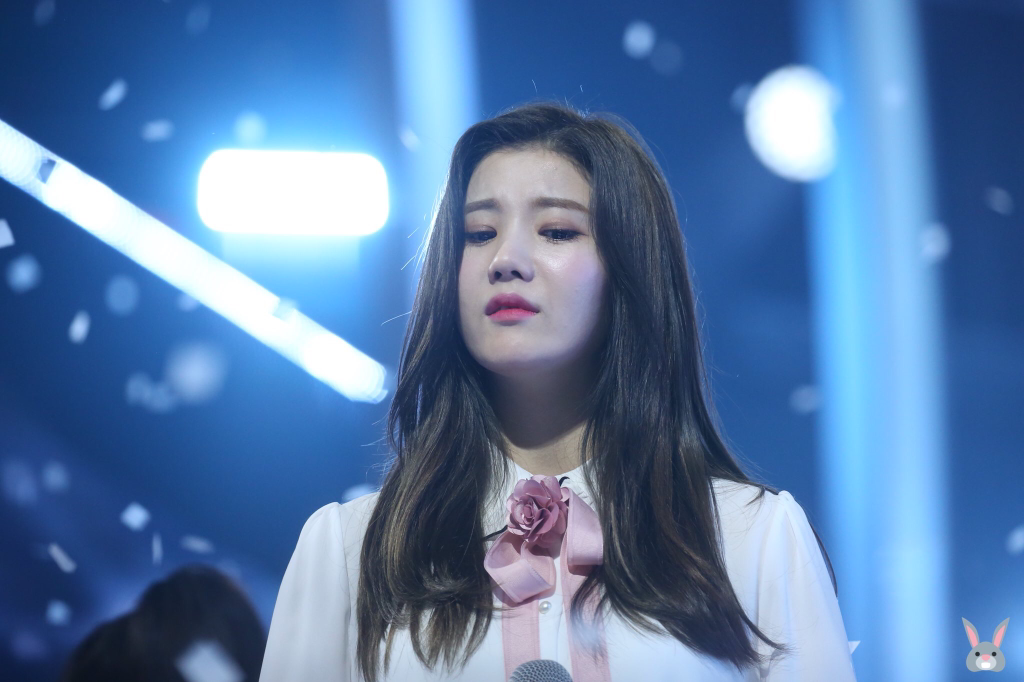 [아이즈원] 주말에 여사친님과 만날 약속을 잡아서 권은비 | 인스티즈