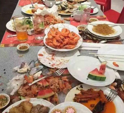 중국인 커플 결혼식 하객들때문에 진땀 흘린 웨딩홀 직원 | 인스티즈