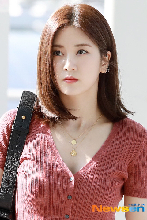 에이핑크 박초롱 공항에서.jpgif | 인스티즈