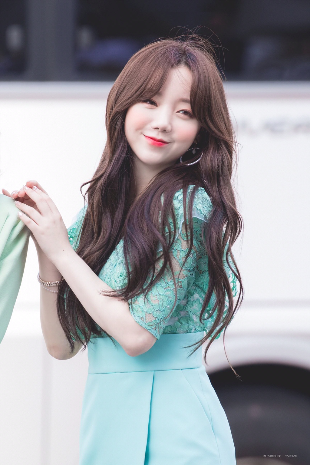 [러블리즈] 친구들이 회 먹으러 가자고 하길래 케이 | 인스티즈