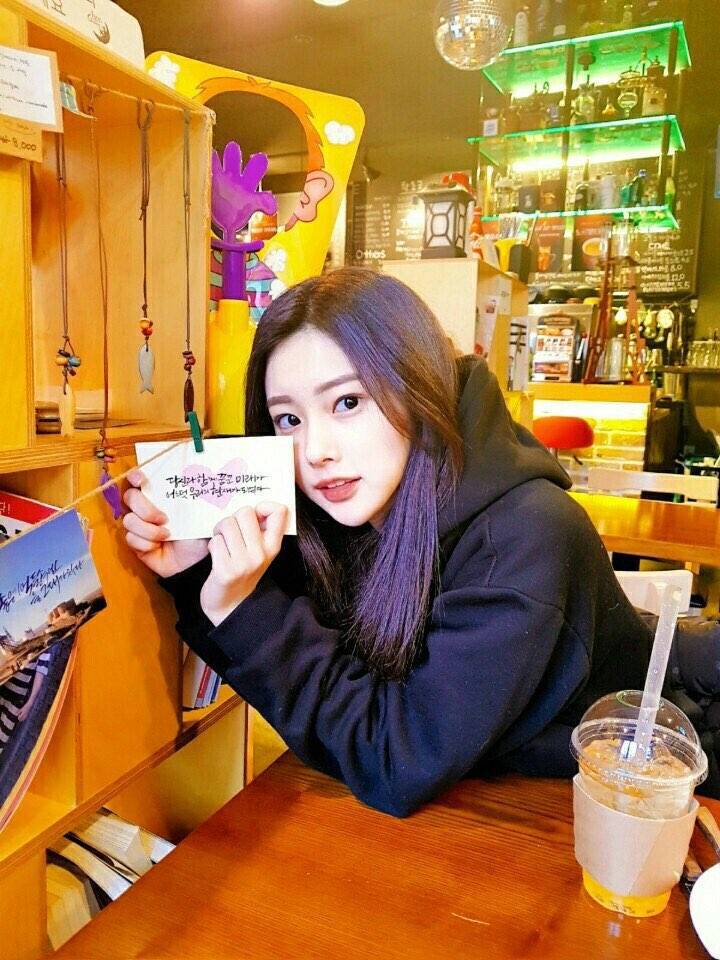 데뷔전 강혜원.jpg | 인스티즈