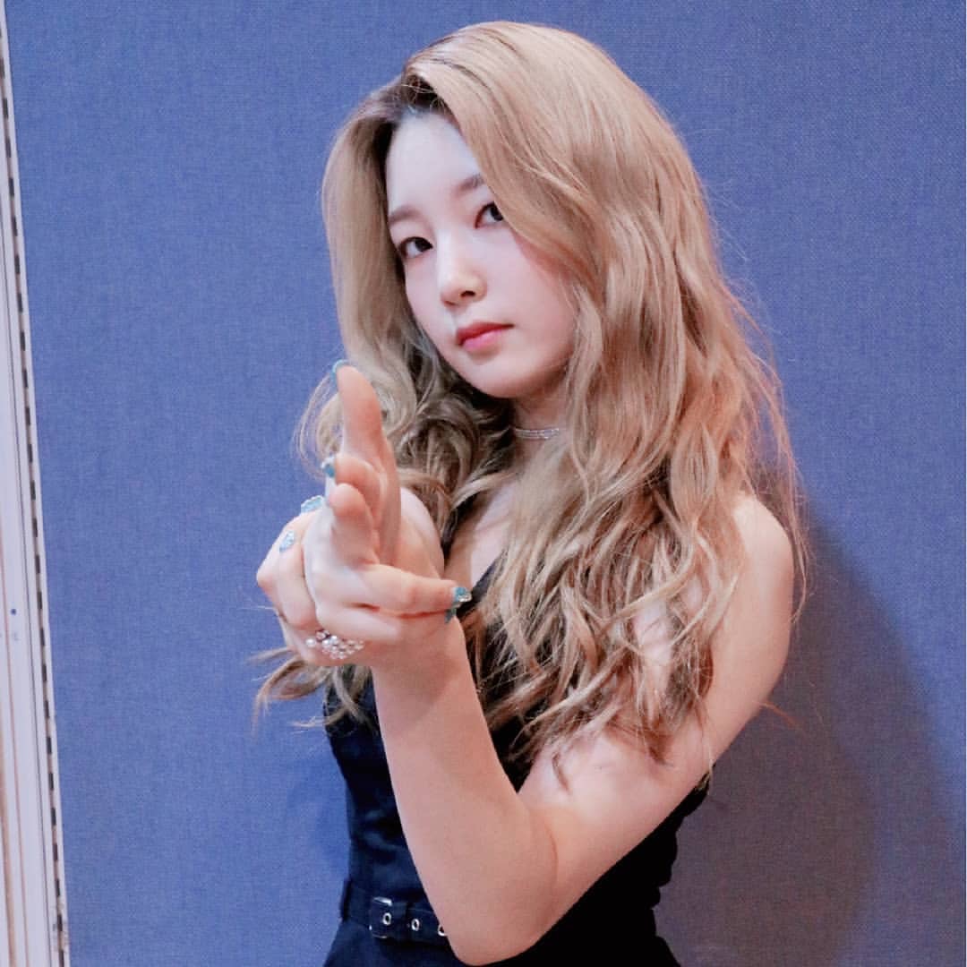 오늘자 로켓펀치 | 인스티즈