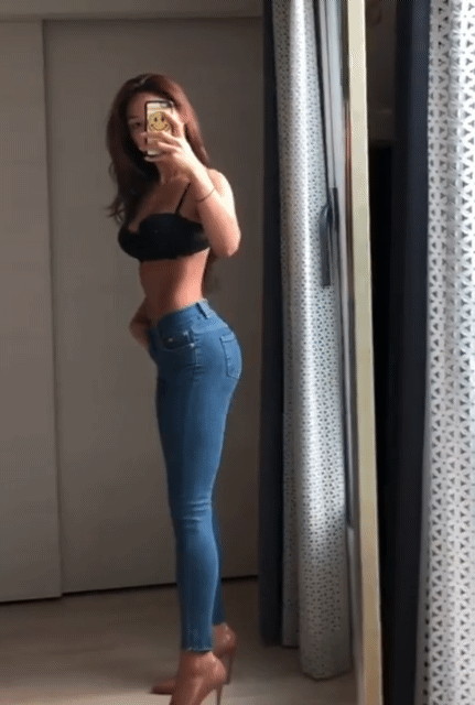 자기 몸매 확인하는 여자.gif | 인스티즈