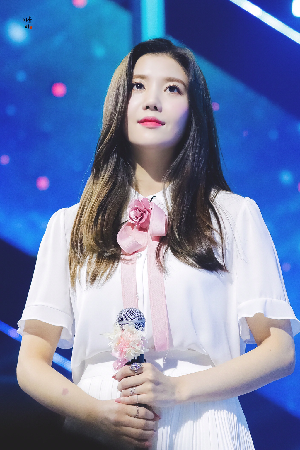 [아이즈원] 주말에 여사친님과 만날 약속을 잡아서 권은비 | 인스티즈