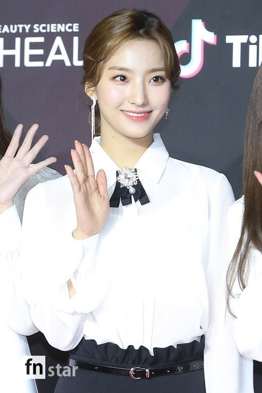 2018MAMA 프로미스나인 레드카펫 | 인스티즈