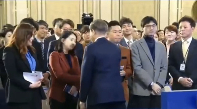 대통령 신년 기자회견 SBS기자 태도 수준 | 인스티즈