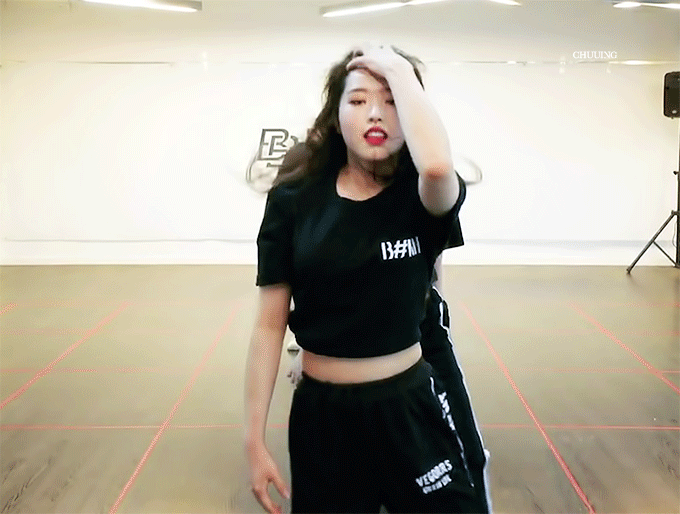 이달의소녀 아싸라비아콜롬비아내리지말고 올리비아 혜.gifs | 인스티즈