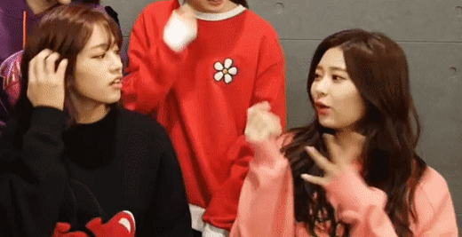 쭈굴미 넘치는 애잔한 개구리 아이즈원 김민주2.jpgif | 인스티즈