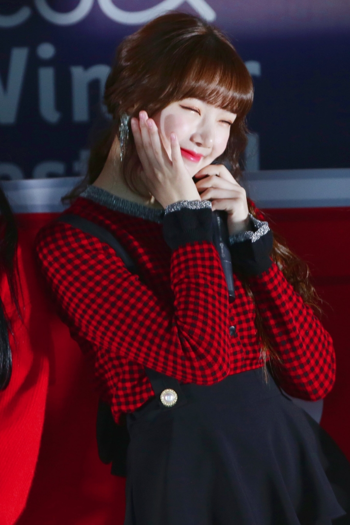 2019 첫 여자친구 예린이.jpg | 인스티즈