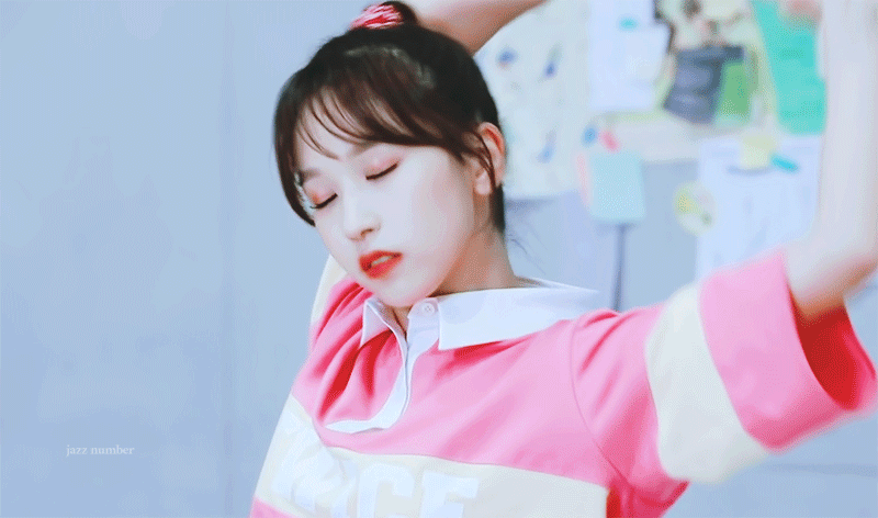 트와이스 미나 시즌그리팅 촬영 비하인드 짤 | 인스티즈