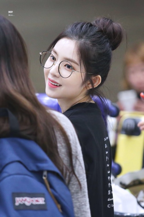 [레드벨벳] 학교를 안가니 기말고사 대체로 과제가 끝이 없어서 63일차 1일1아이린💗 | 인스티즈