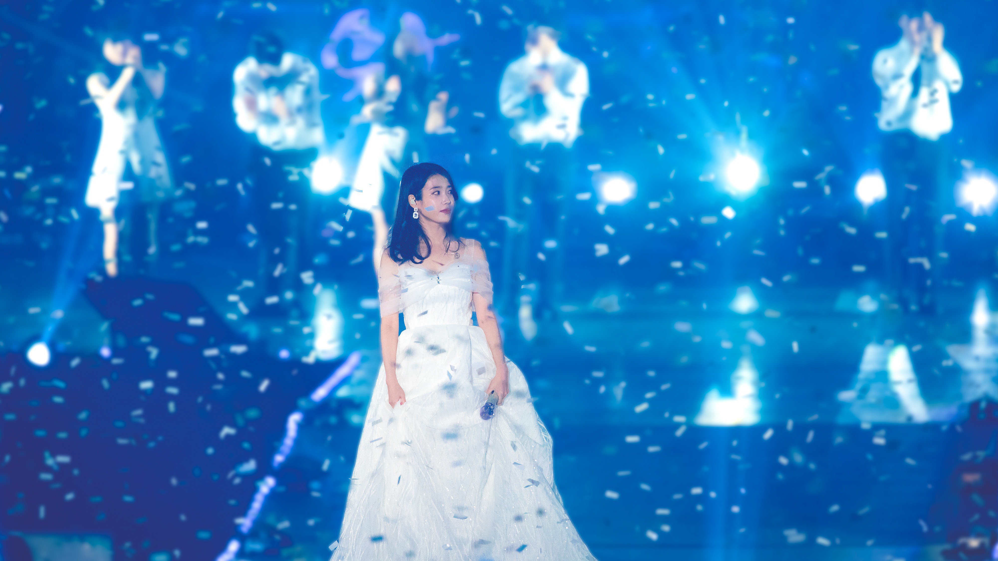 아이유 10주년 콘서트 in 서울.jpg | 인스티즈