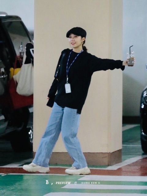 커피 들고 퇴근 하는 에이핑크 정은지.jpg | 인스티즈