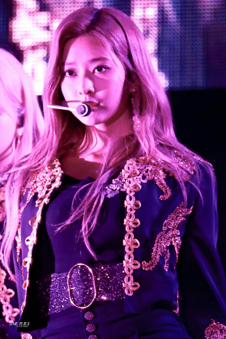 공연 중 찍힌 여신 아이즈원 김민주 사진 | 인스티즈