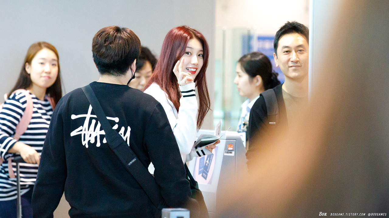 어제 인천공항 포니테일 수지.jpg | 인스티즈