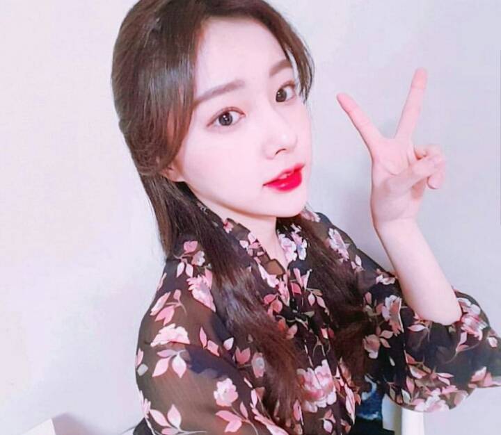 데뷔전 강혜원.jpg | 인스티즈