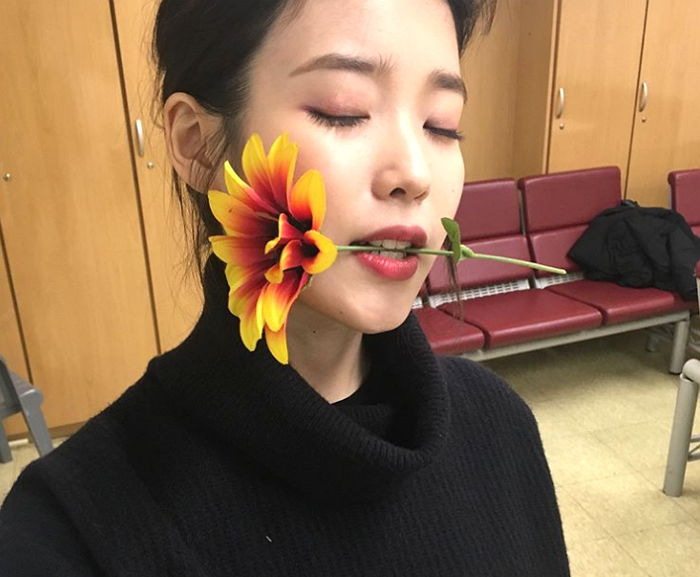 아이유를 대하는 트와이스 친구들.jpgif | 인스티즈