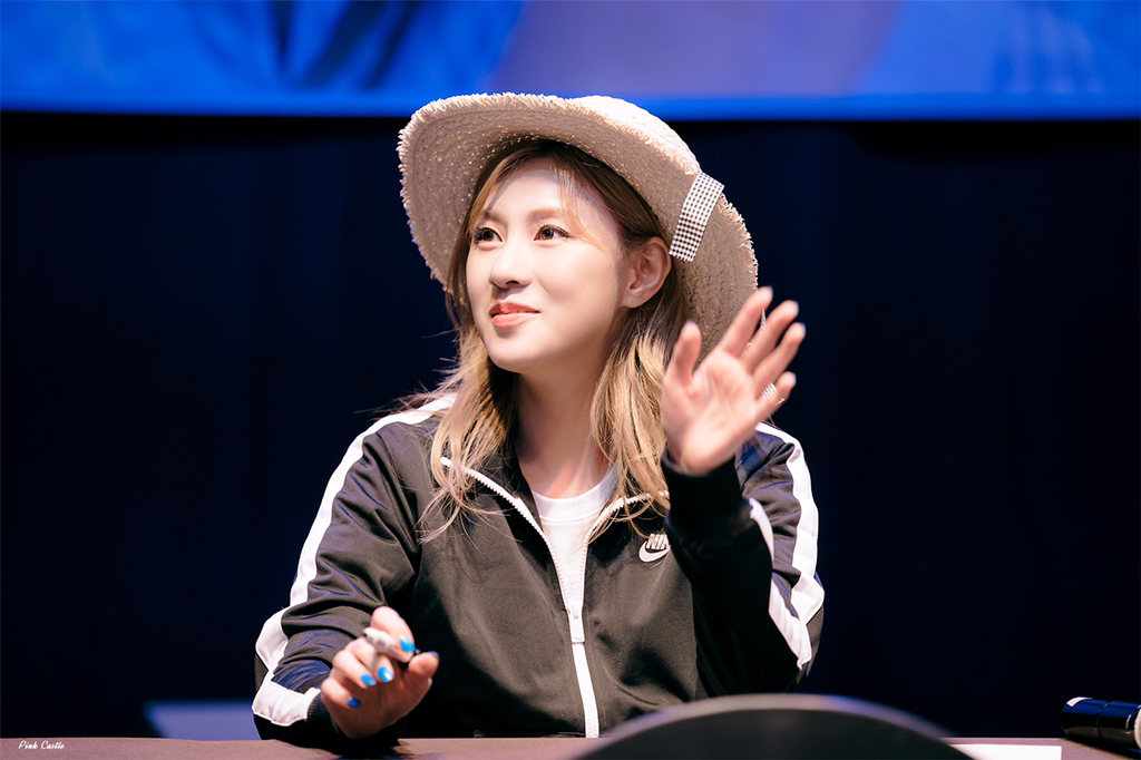 [에이핑크] 넷플릭스 멤버십 해지하고와서 하영이 | 인스티즈