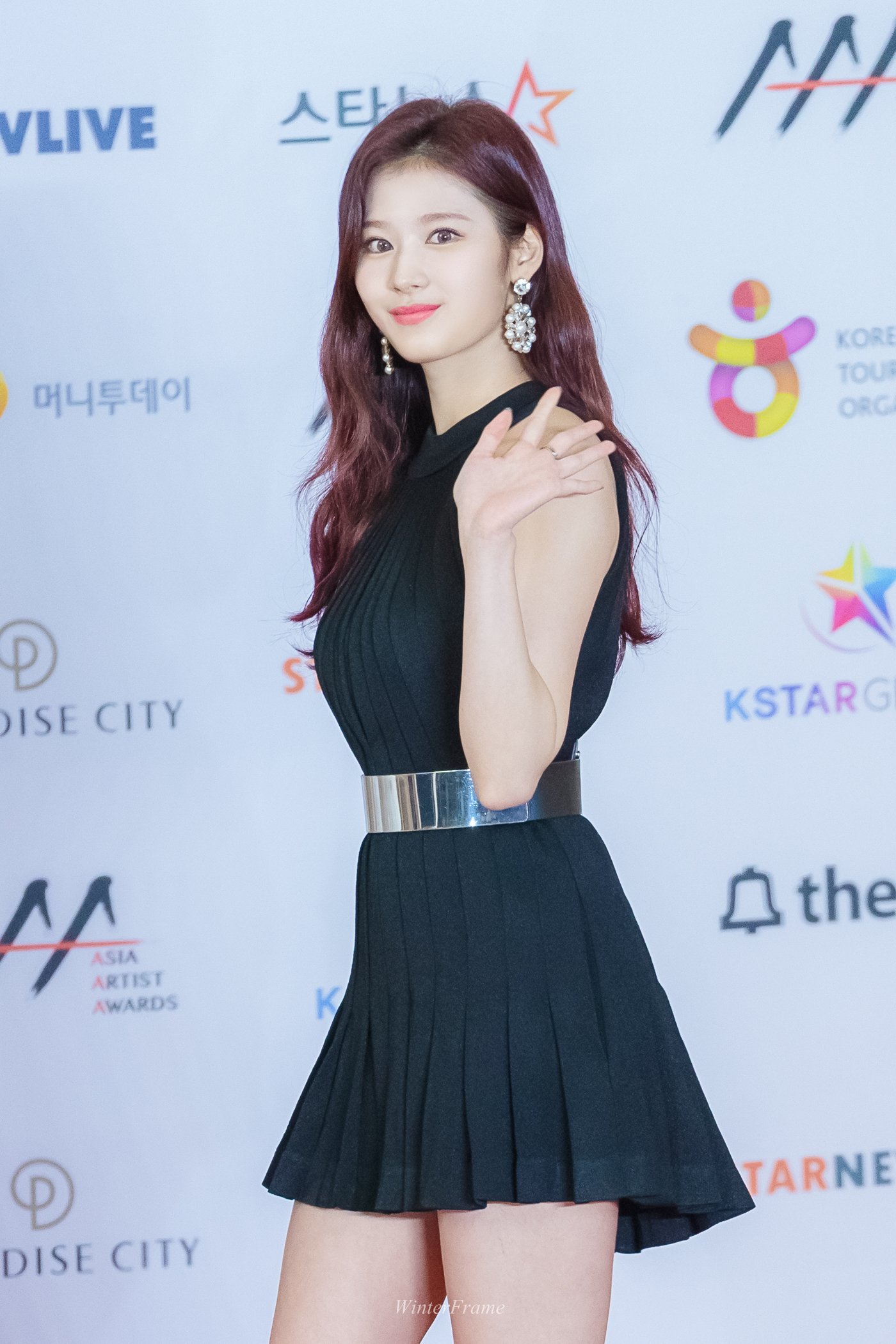 오늘이 생일인 트와이스 사나.jpgif | 인스티즈