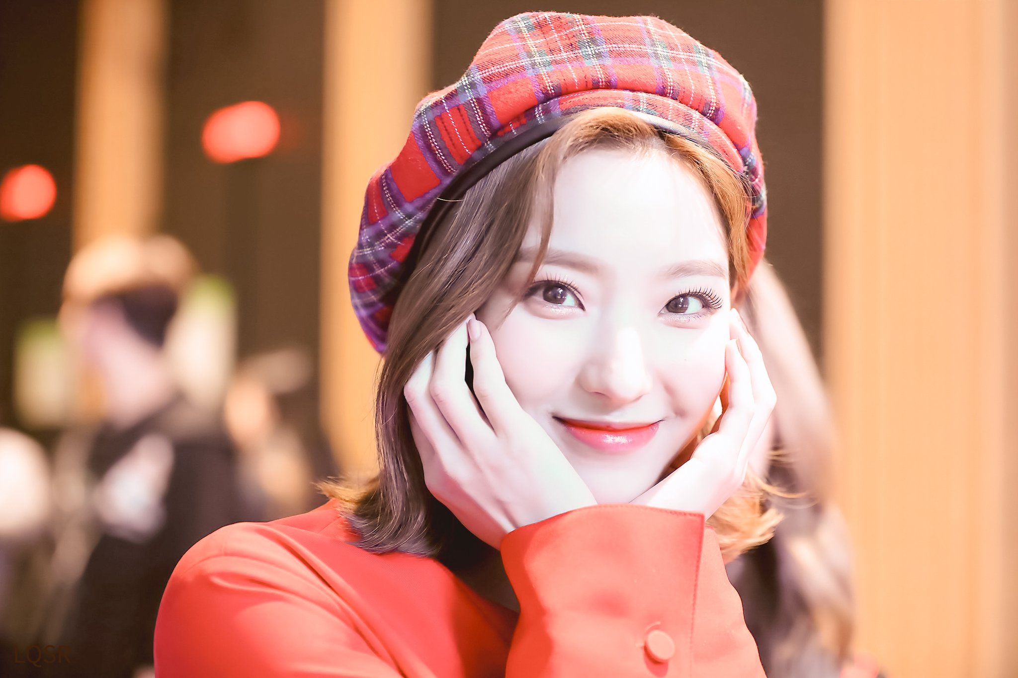 데뷔 300일 기념 프로미스나인 이새롬 | 인스티즈