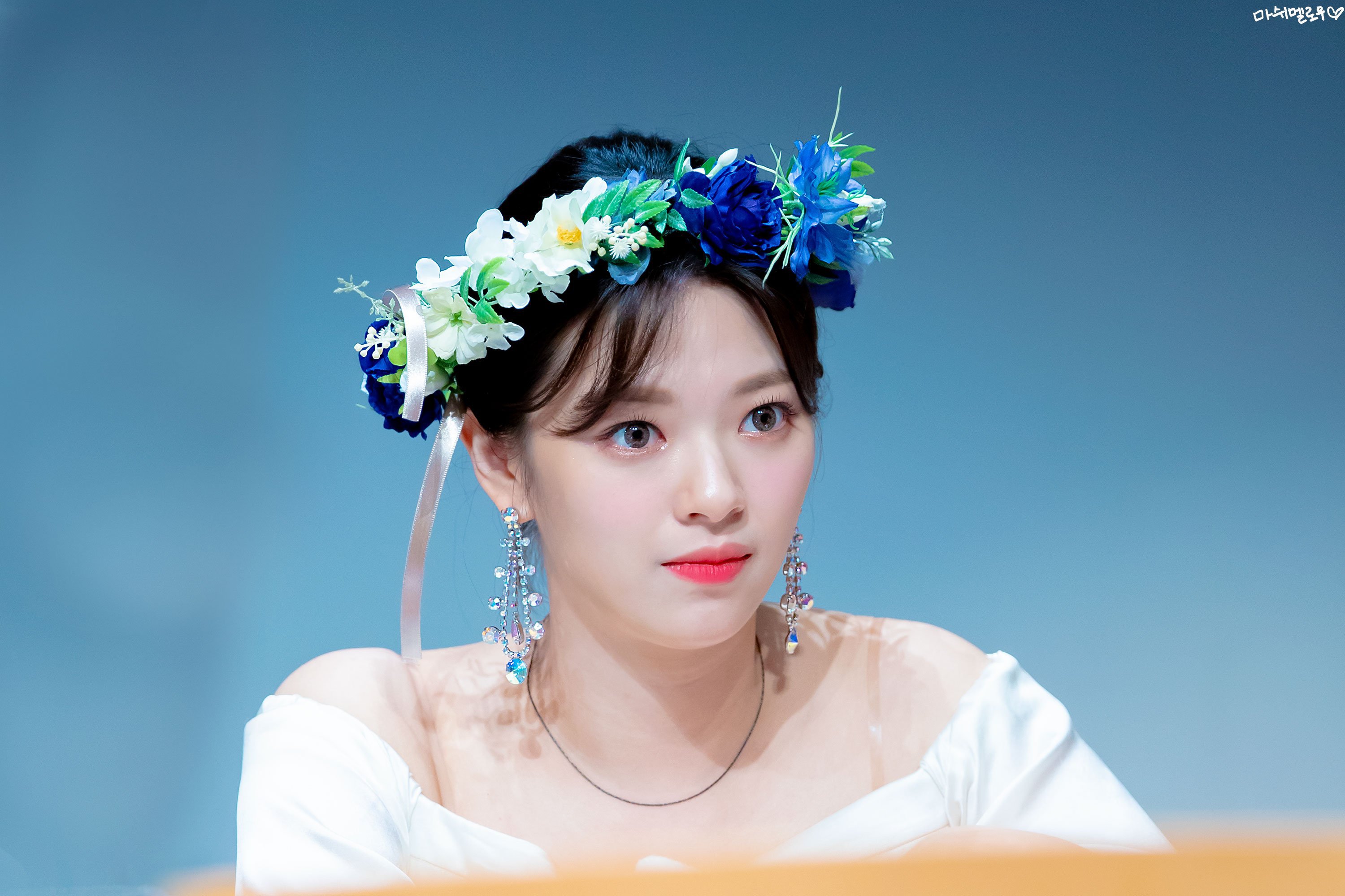 화관쓴 트와이스 정연이.jpg | 인스티즈