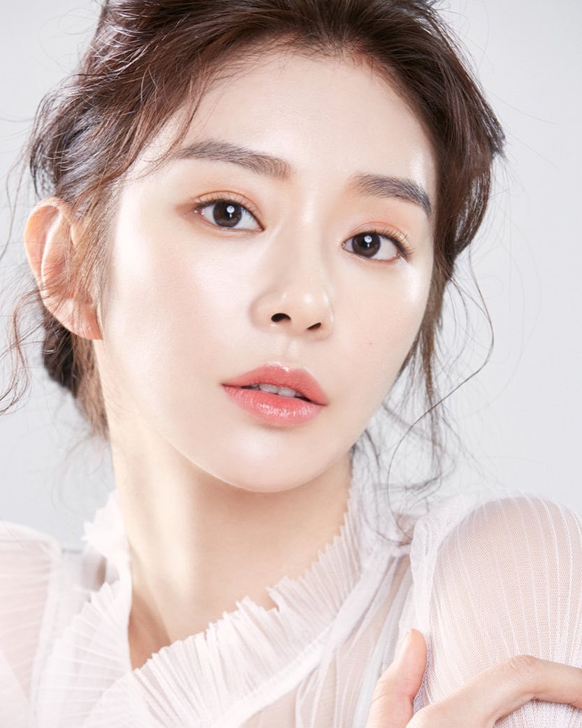 배우 이주빈 프로필 사진.jpg | 인스티즈