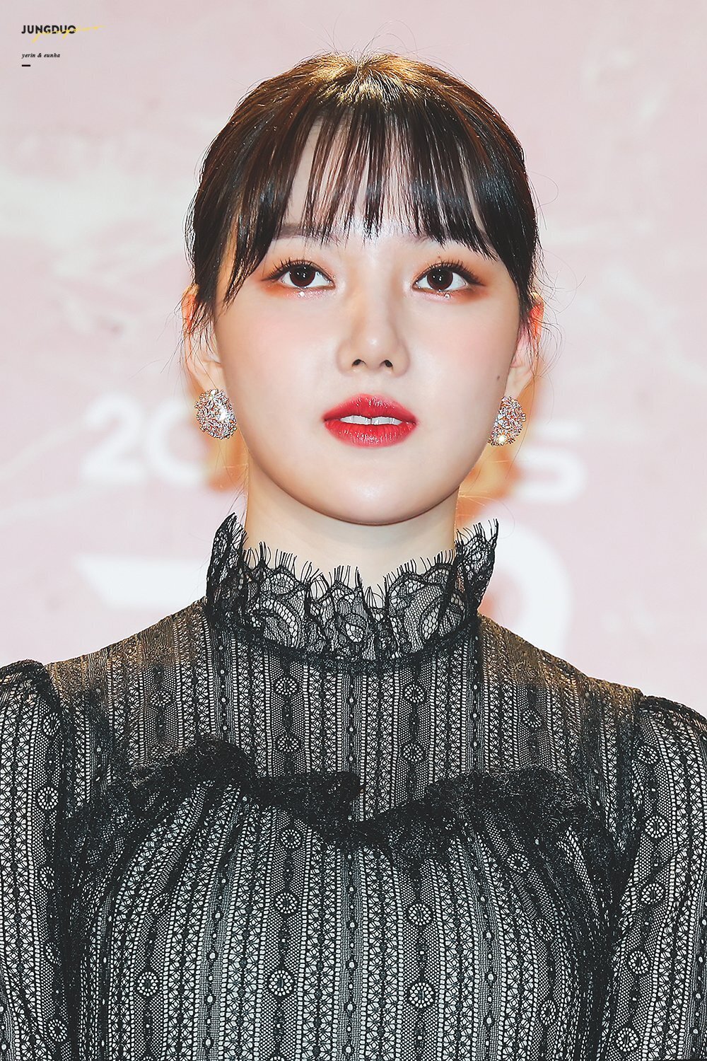 앞구르기 하고 보니까 은근히 미인인 듯한 여자친구 예린이.jpgif | 인스티즈