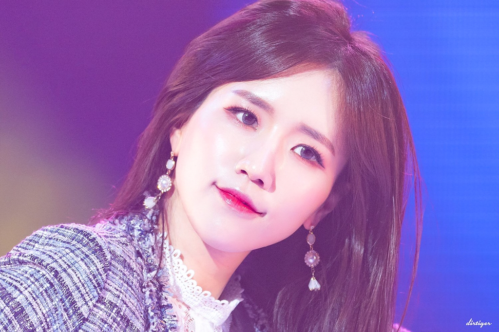 [러블리즈] 출근길에 본 은행나무가 이뻐서 명은이 | 인스티즈