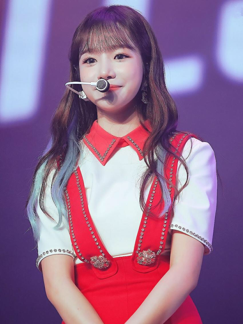 오늘은 아이즈원의 자랑스러운 메인보컬, 조유리의 19번째 생일입니다. 🎂 | 인스티즈