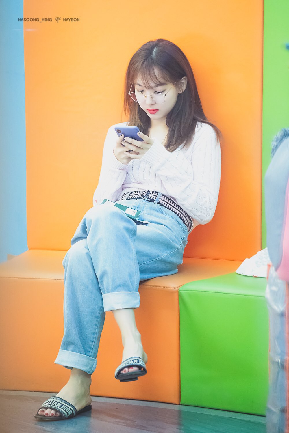 귀여운 동그리 안경을 쓴 트와이스 나연.jpgif | 인스티즈