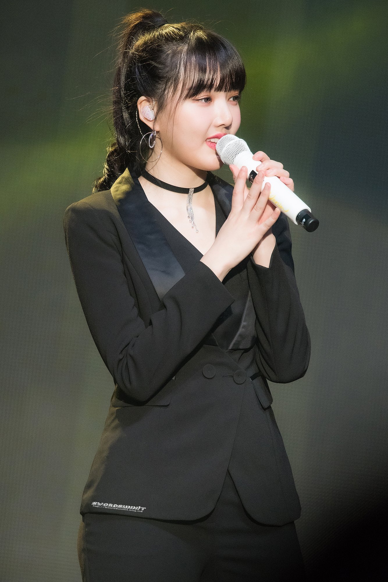 나른한 오후에 보니까 은근히 미인인 듯한 여자친구 예린이.jpgif | 인스티즈