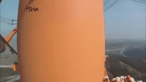 우리나라와 천조국의 송전전기원 작업 차이점.gif | 인스티즈