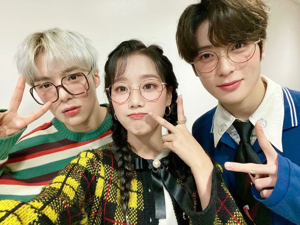 안경쓴 오늘자 에이프릴 나은이 인스타그램.jpg | 인스티즈