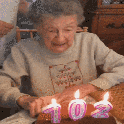 102번째 생일을 맞이한 할머니.gif | 인스티즈