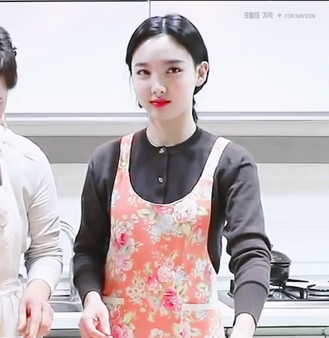 오늘자 된장찌개 끓이는법 배우는 트와이스 나연 ㅋㅋㅋ | 인스티즈