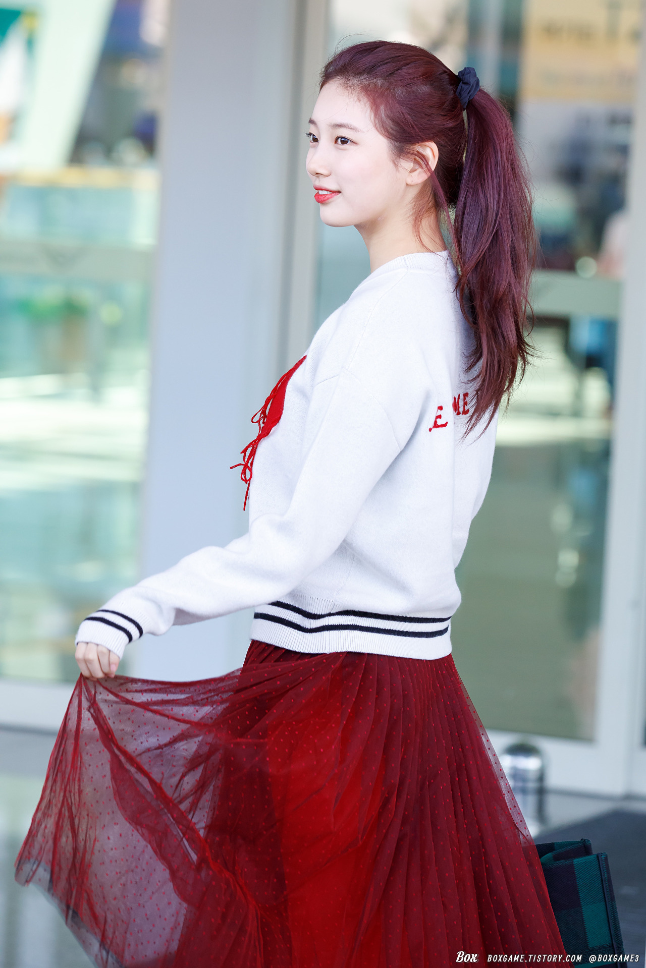 어제 인천공항 포니테일 수지.jpg | 인스티즈