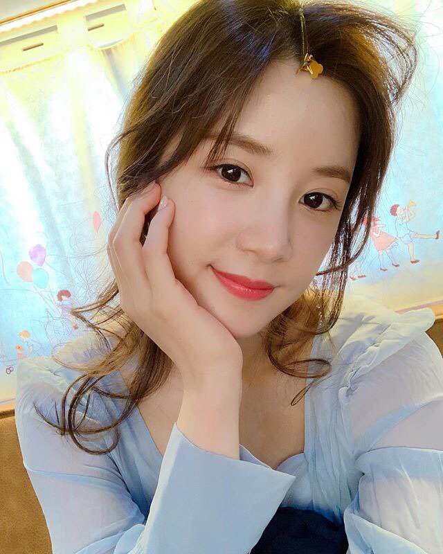 [에이핑크] 여유로운 생일을 보내고 있어서 박초롱 | 인스티즈