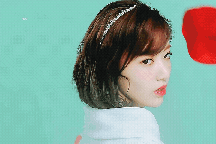 [아이즈원] 사쿠라에게 반해버리는 민주.gif | 인스티즈