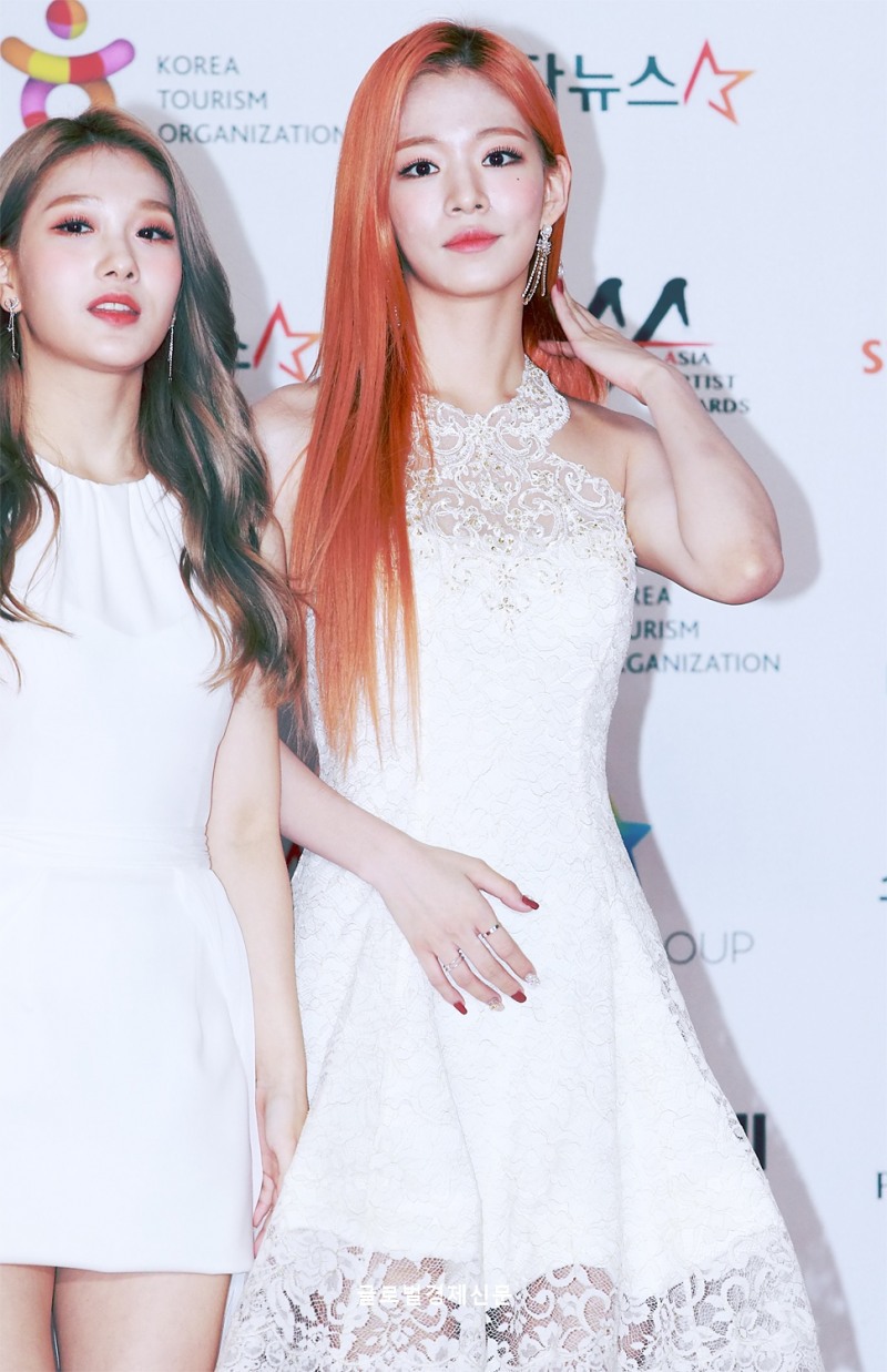 2018aaa 레드카펫에서의 9명의 예쁜 프로미스나인 | 인스티즈